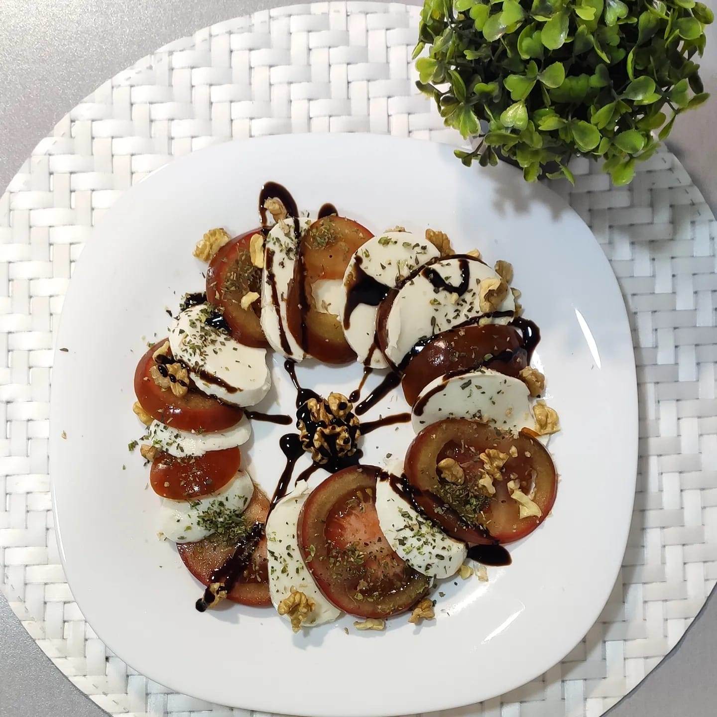 Tomate con mozzarella