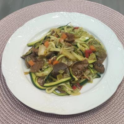Espaguetis de calabacín con níscalos